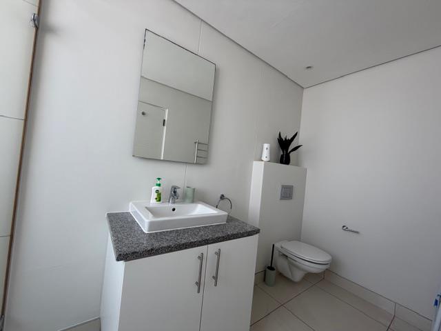 To Let 1 Bedroom Property for Rent in Green Point Western Cape